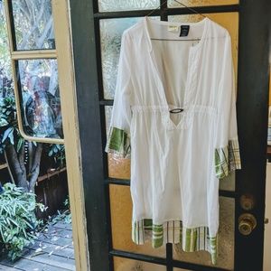 Oakley M white cotton beach cover up w/metal